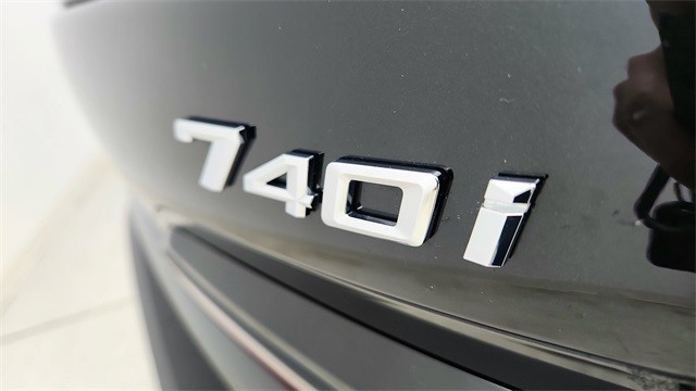 2024 BMW 7 Series 740i RWD