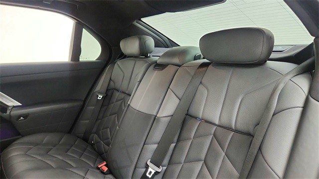 2024 BMW 7 Series 740i RWD