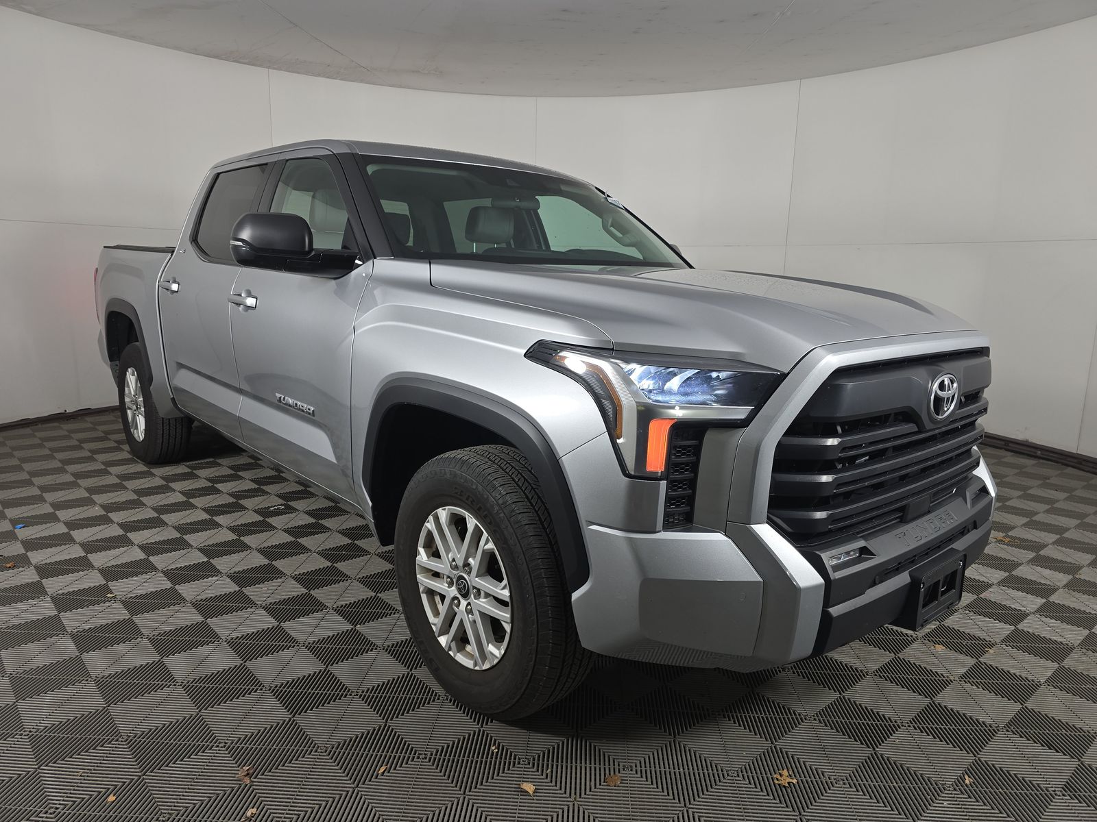 2024 Toyota Tundra SR5 AWD