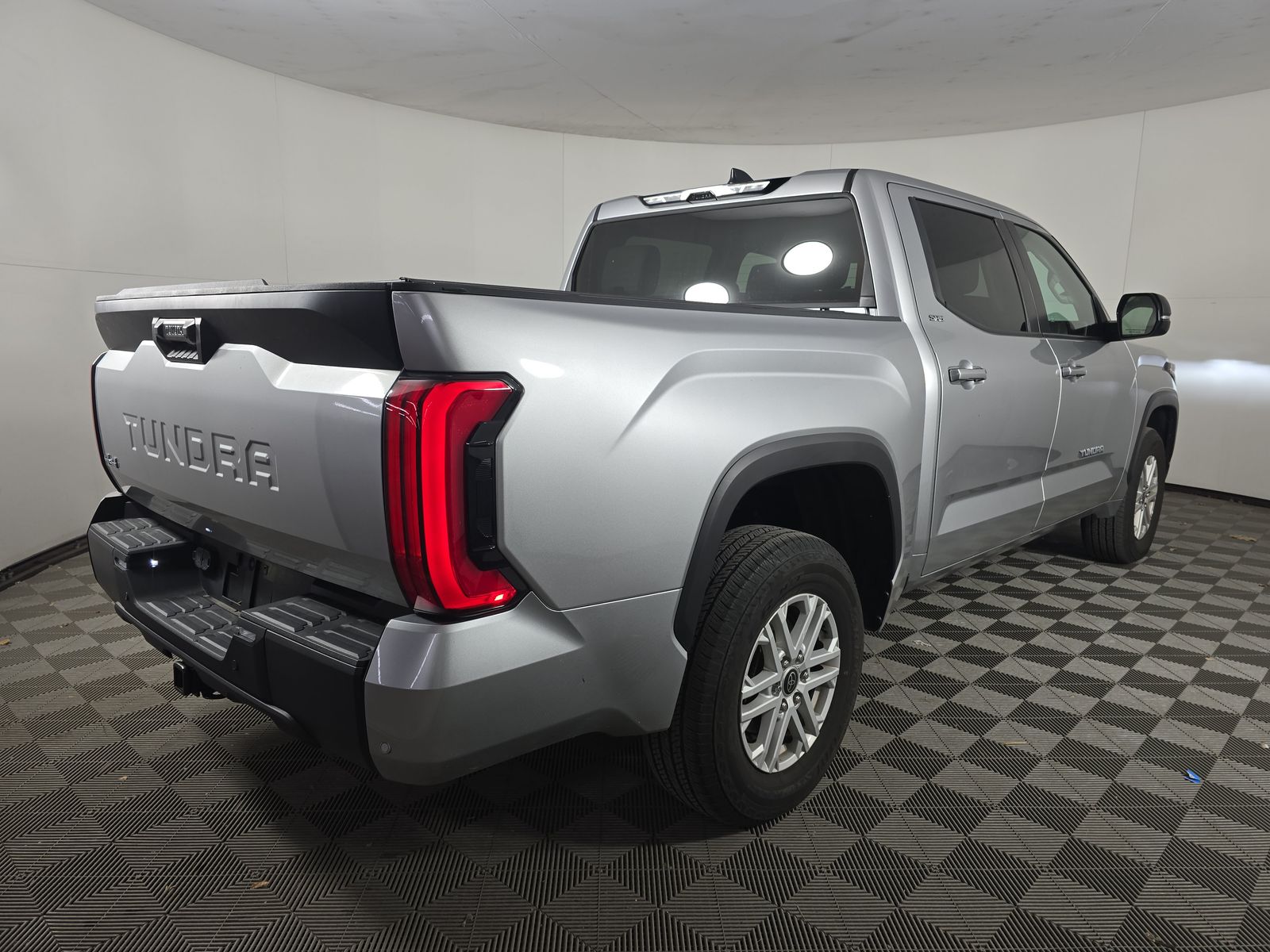 2024 Toyota Tundra SR5 AWD