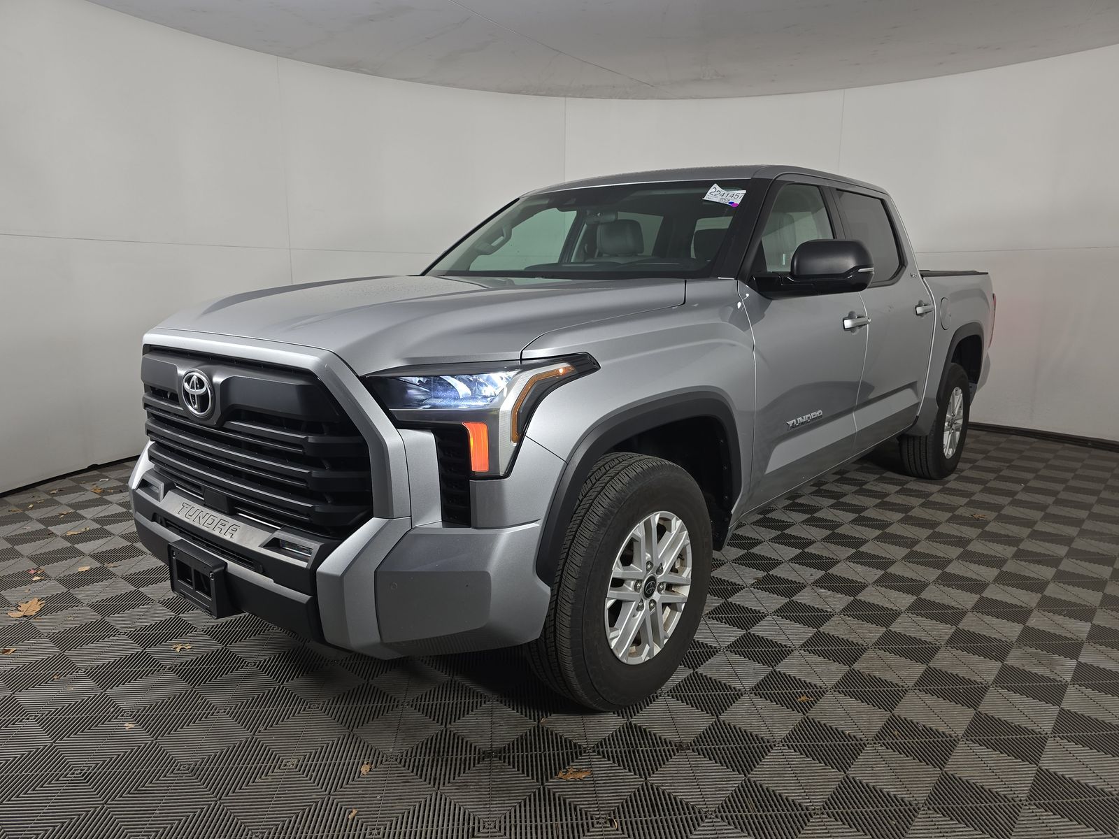 2024 Toyota Tundra SR5 AWD