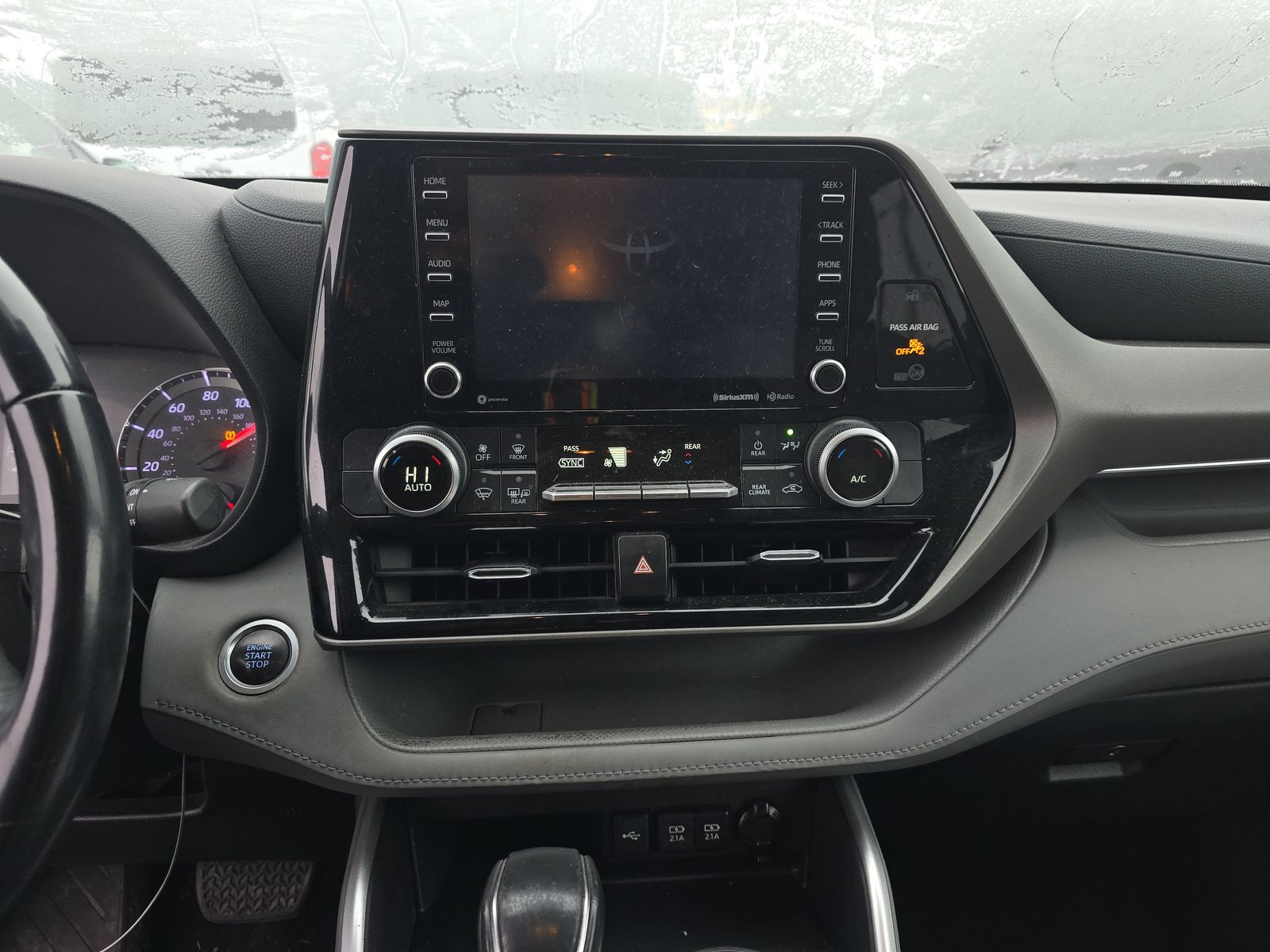 2020 Toyota Highlander LE FWD