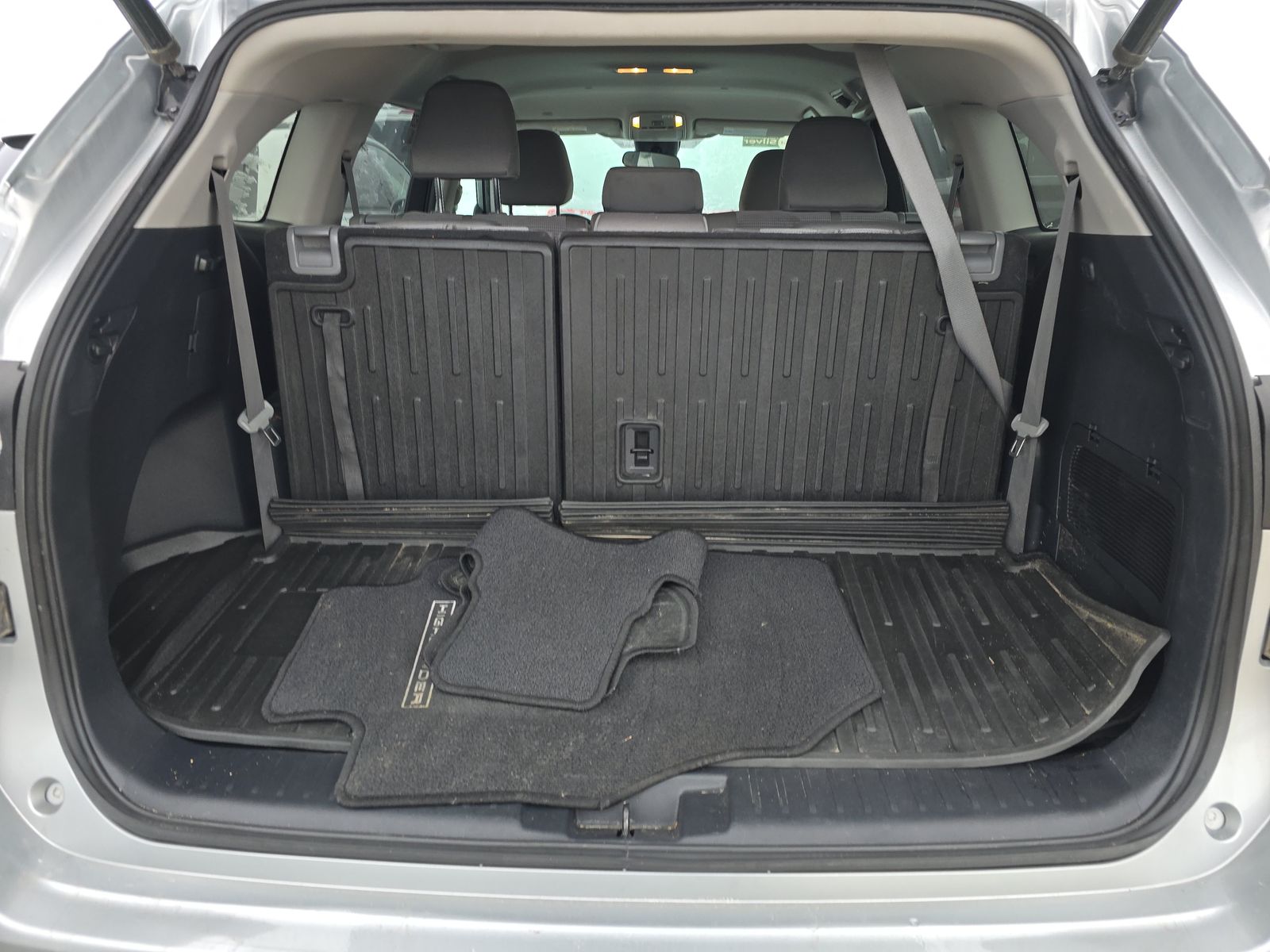 2020 Toyota Highlander LE FWD