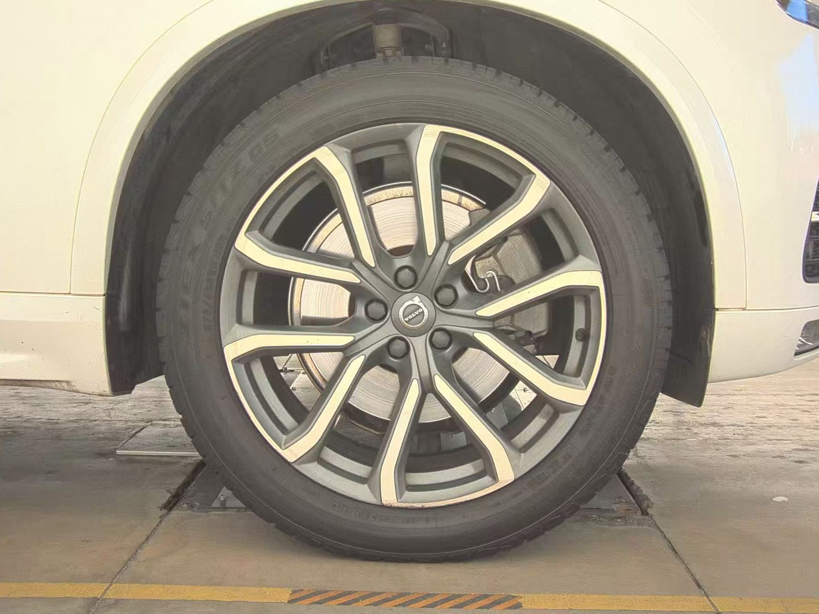 2019 Volvo XC90 T5 Momentum FWD