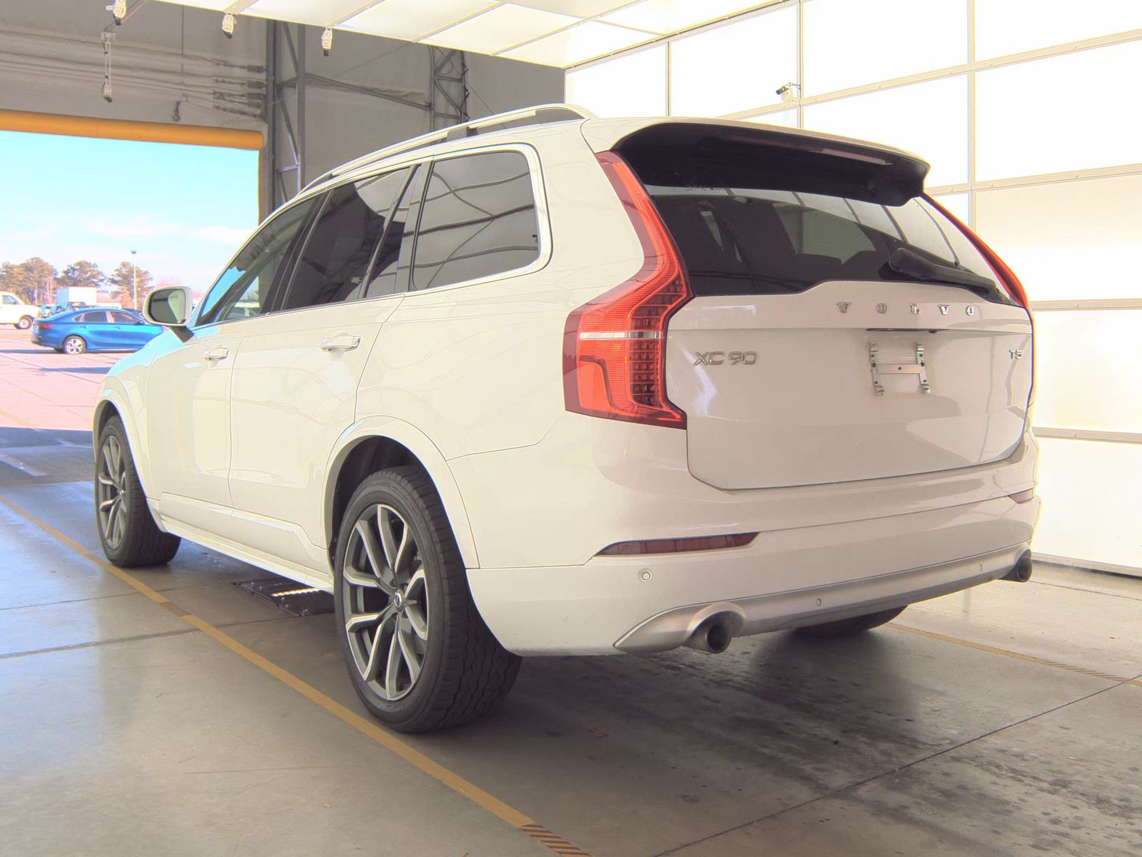2019 Volvo XC90 T5 Momentum FWD