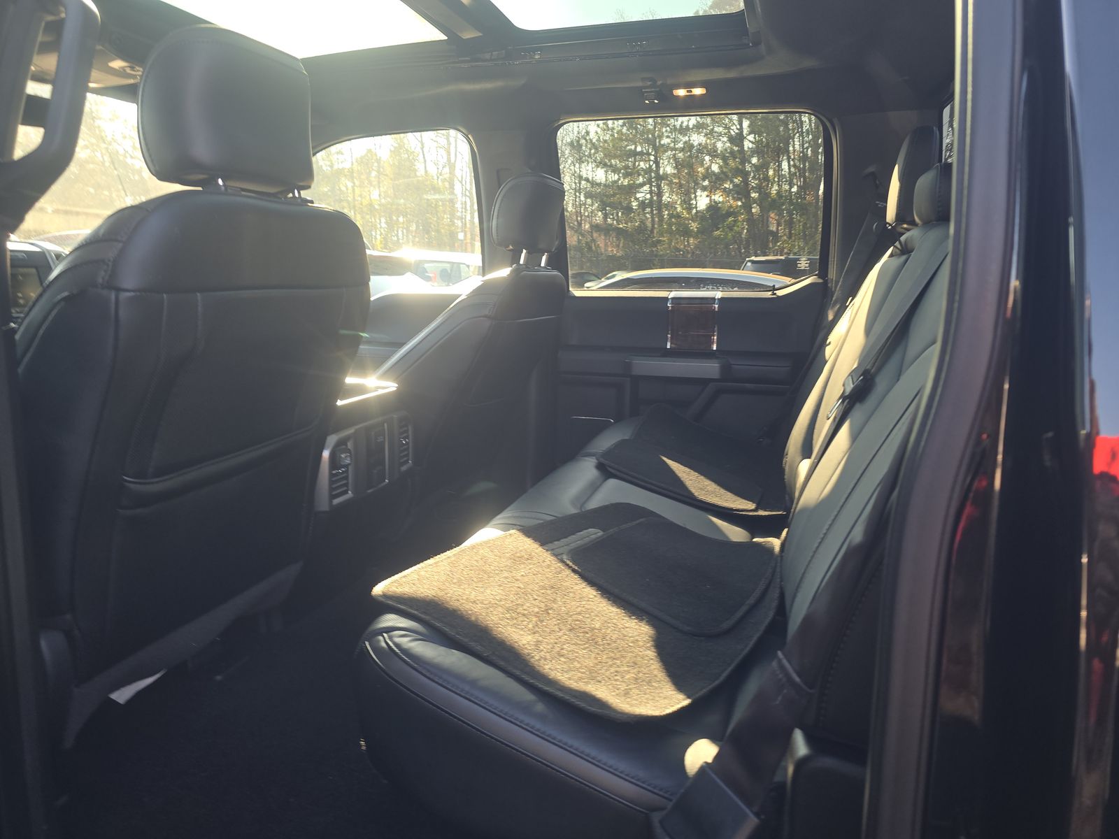 2015 Ford F-150 Platinum RWD