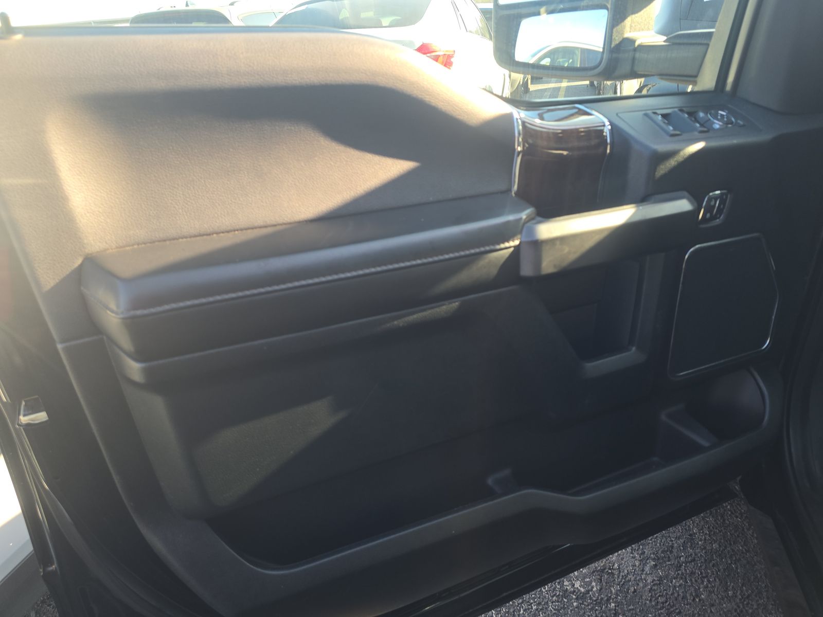 2015 Ford F-150 Platinum RWD