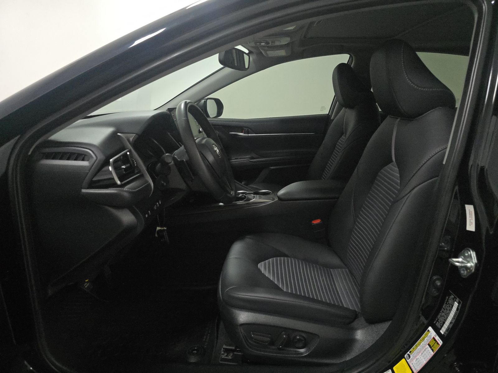 2024 Toyota Camry SE FWD