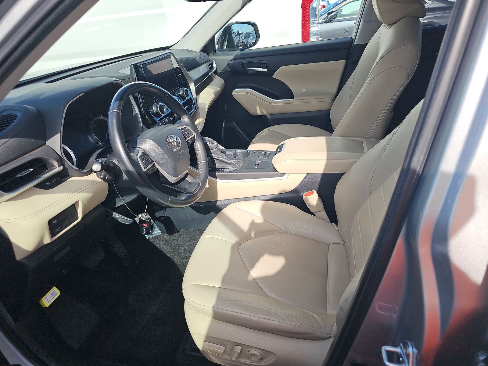 2023 Toyota Highlander Hybrid XLE AWD