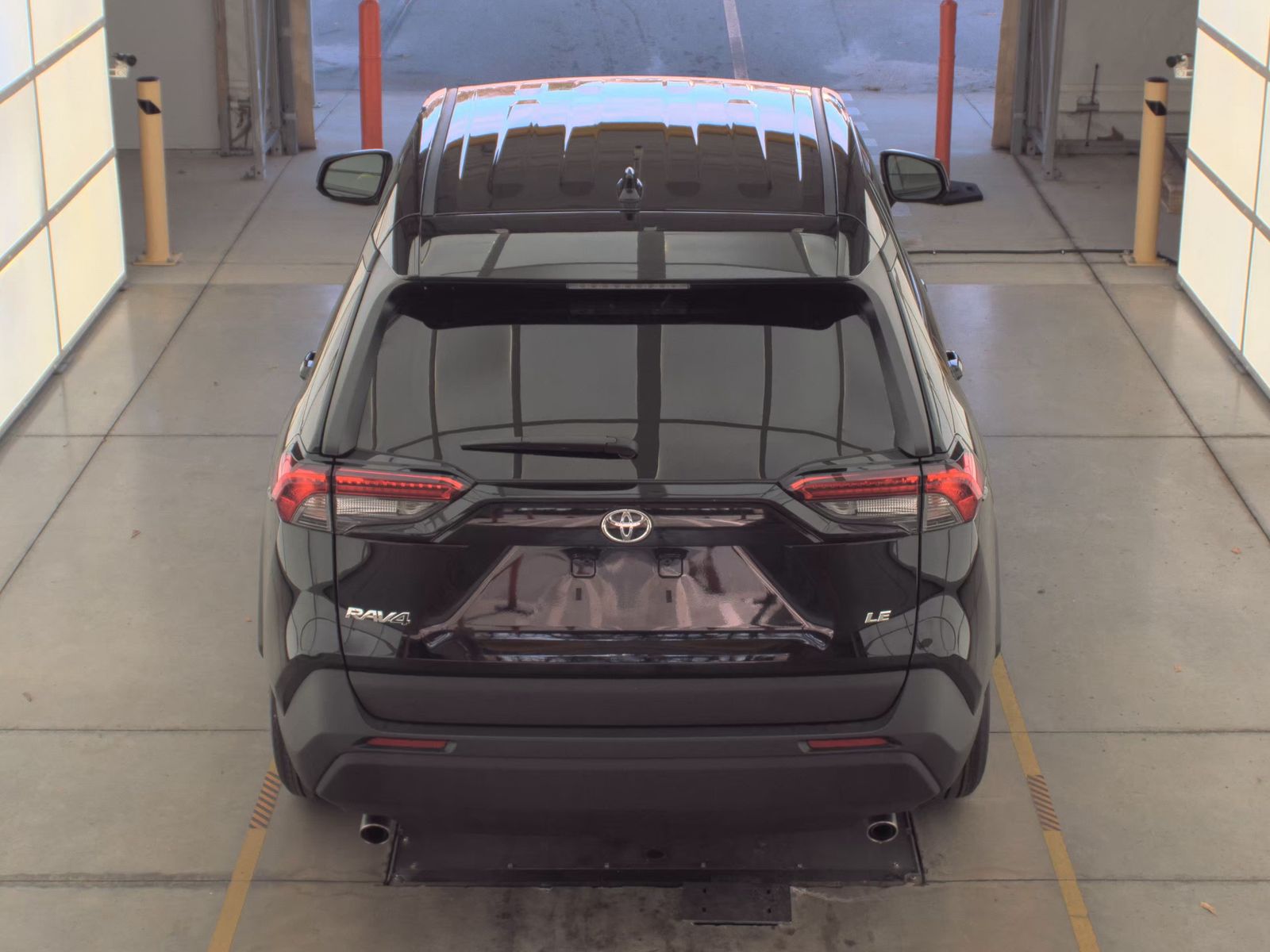 2025 Toyota RAV4 LE FWD