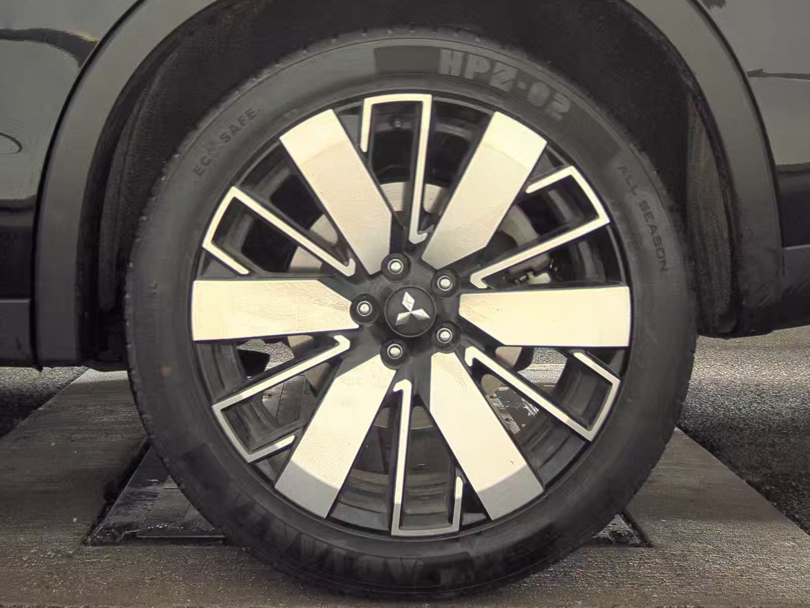 2025 Mitsubishi Outlander SE AWD