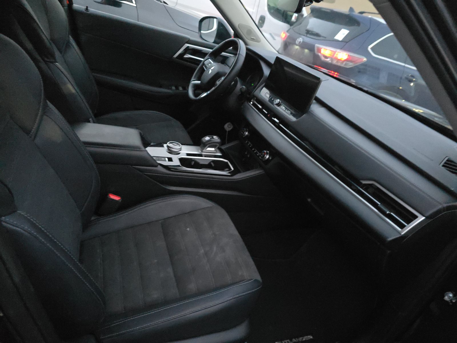 2025 Mitsubishi Outlander SE AWD