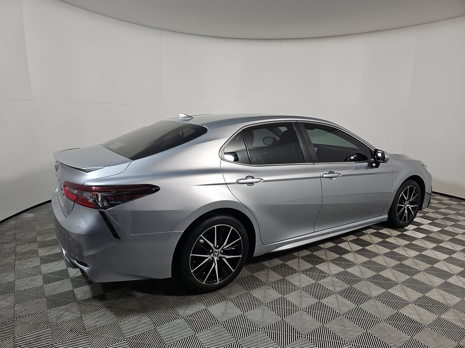 2024 Toyota Camry SE FWD