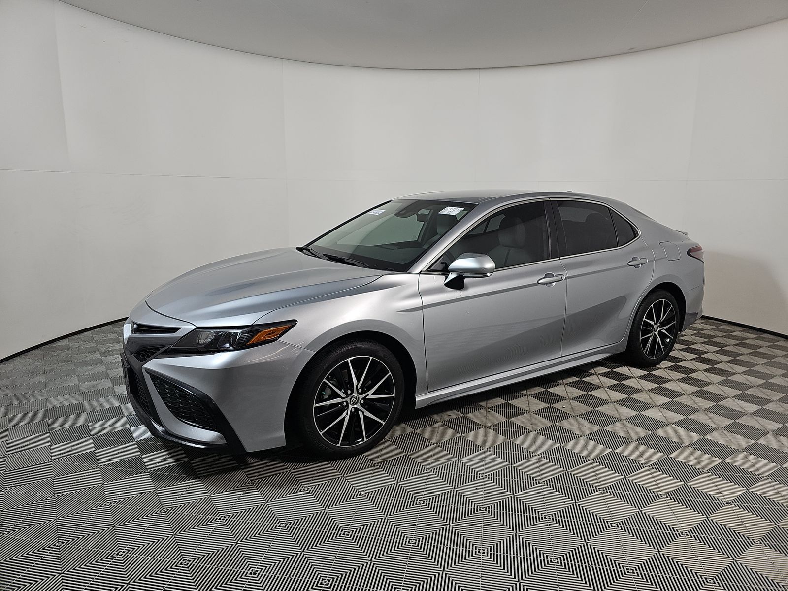 2024 Toyota Camry SE FWD