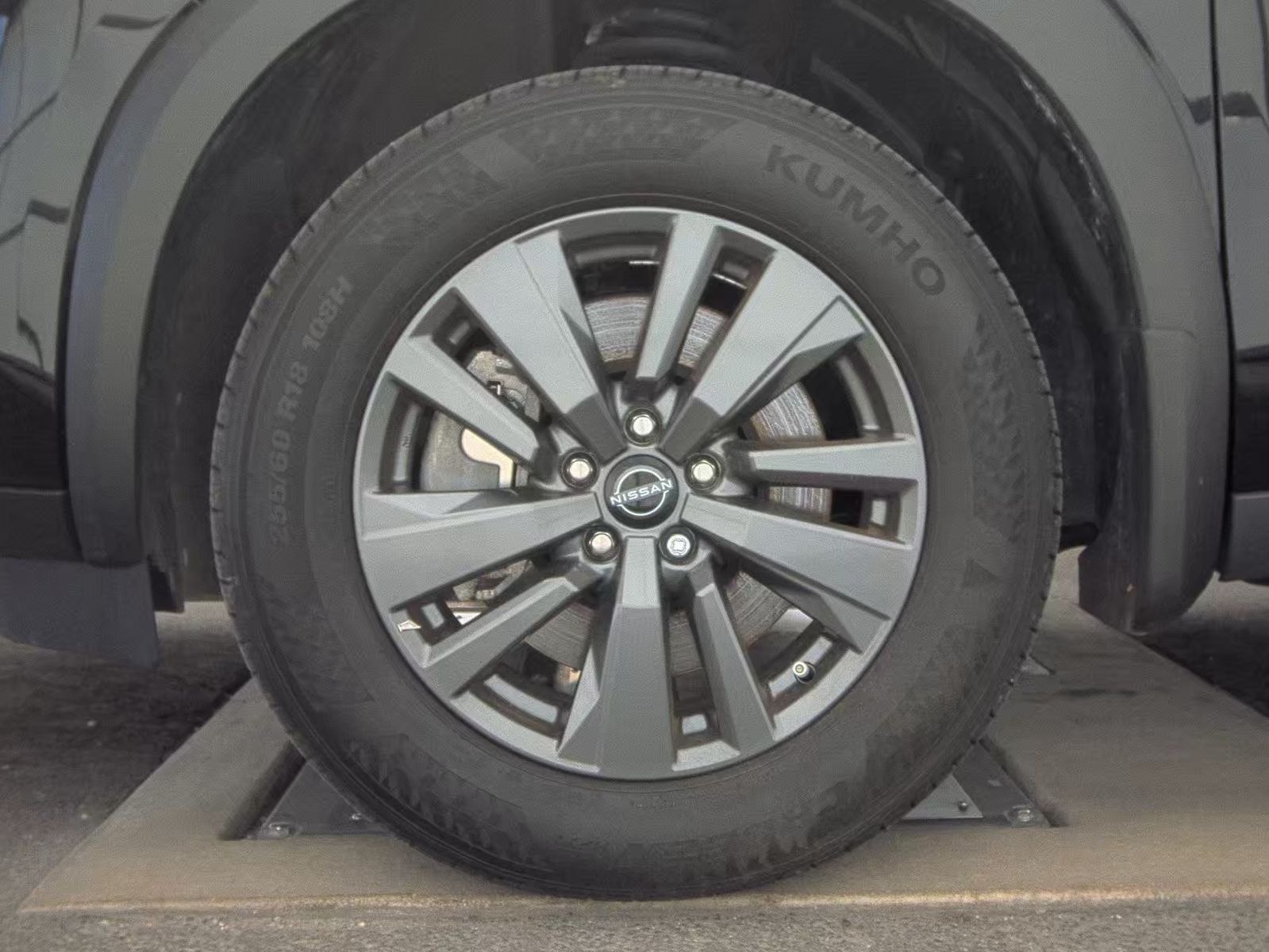 2024 Nissan Pathfinder SV FWD