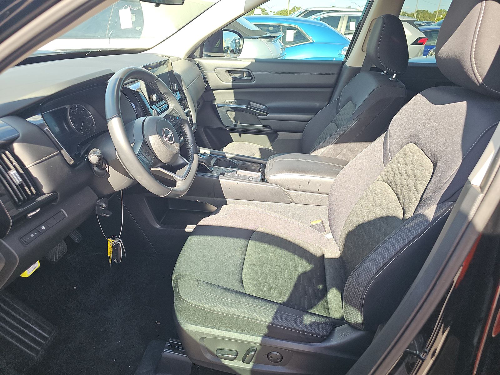 2024 Nissan Pathfinder SV FWD