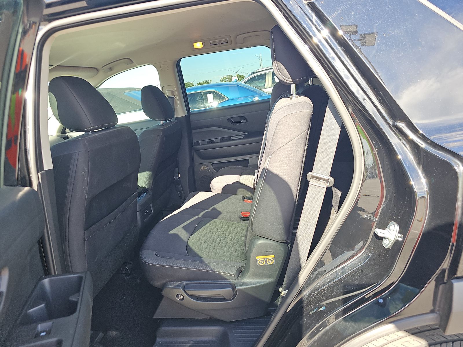 2024 Nissan Pathfinder SV FWD