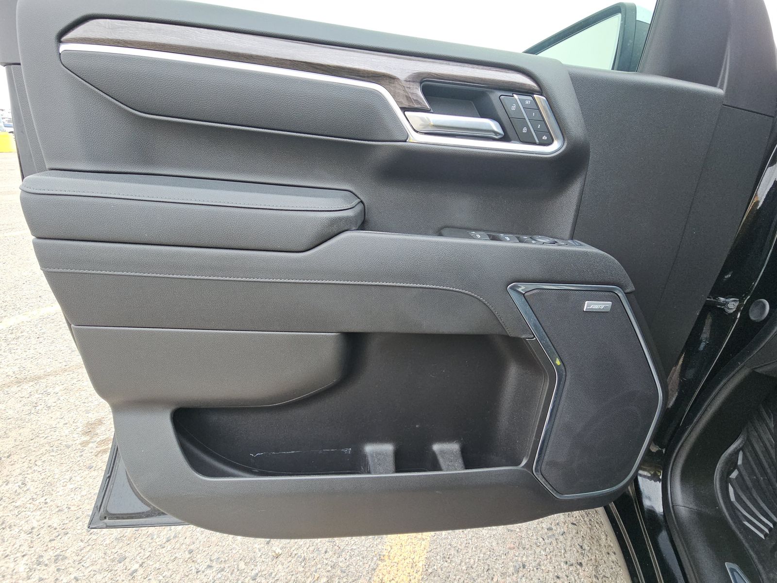 2025 Chevrolet Silverado 1500 LTZ AWD