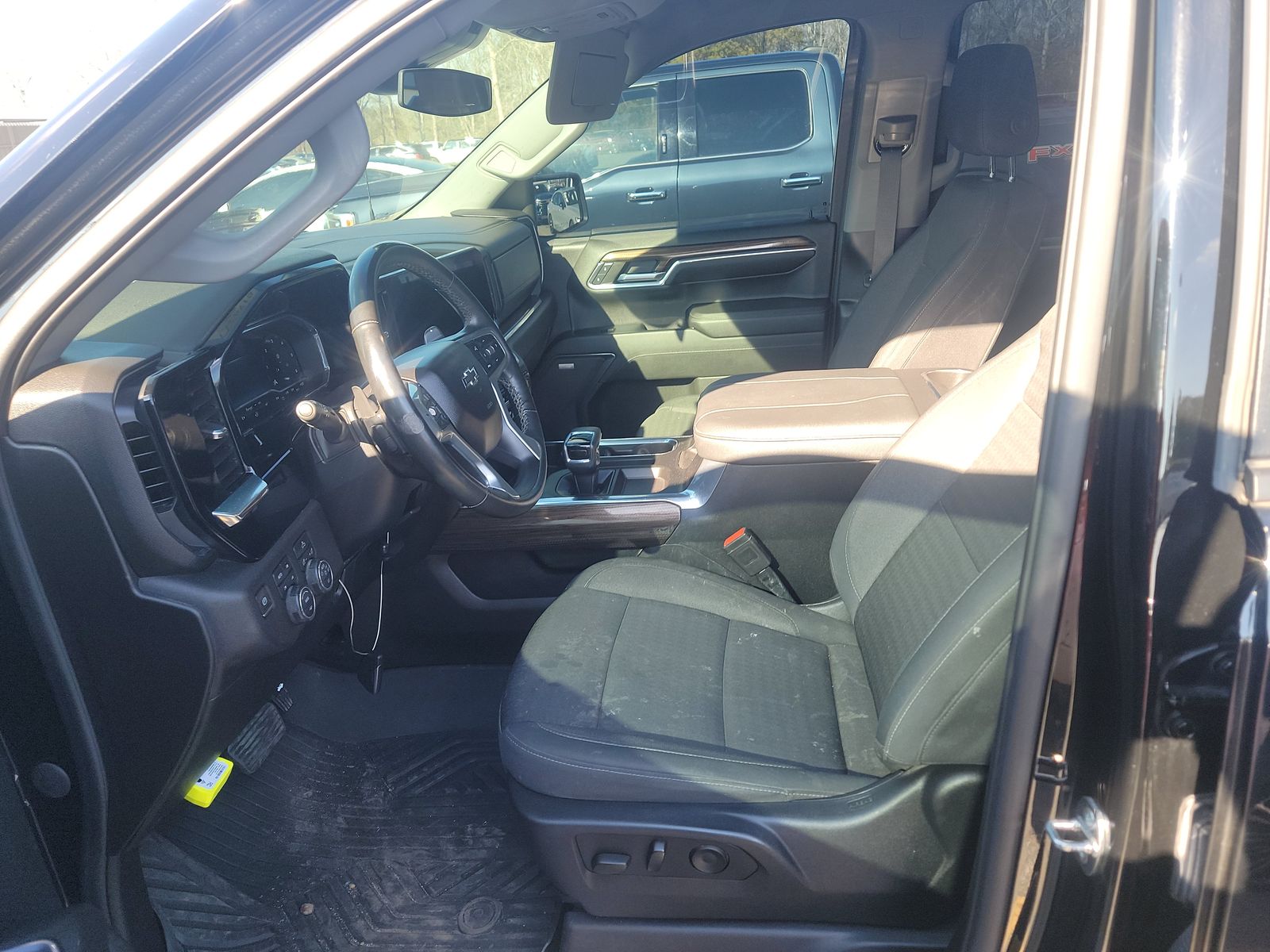 2023 Chevrolet Silverado 1500 RST AWD