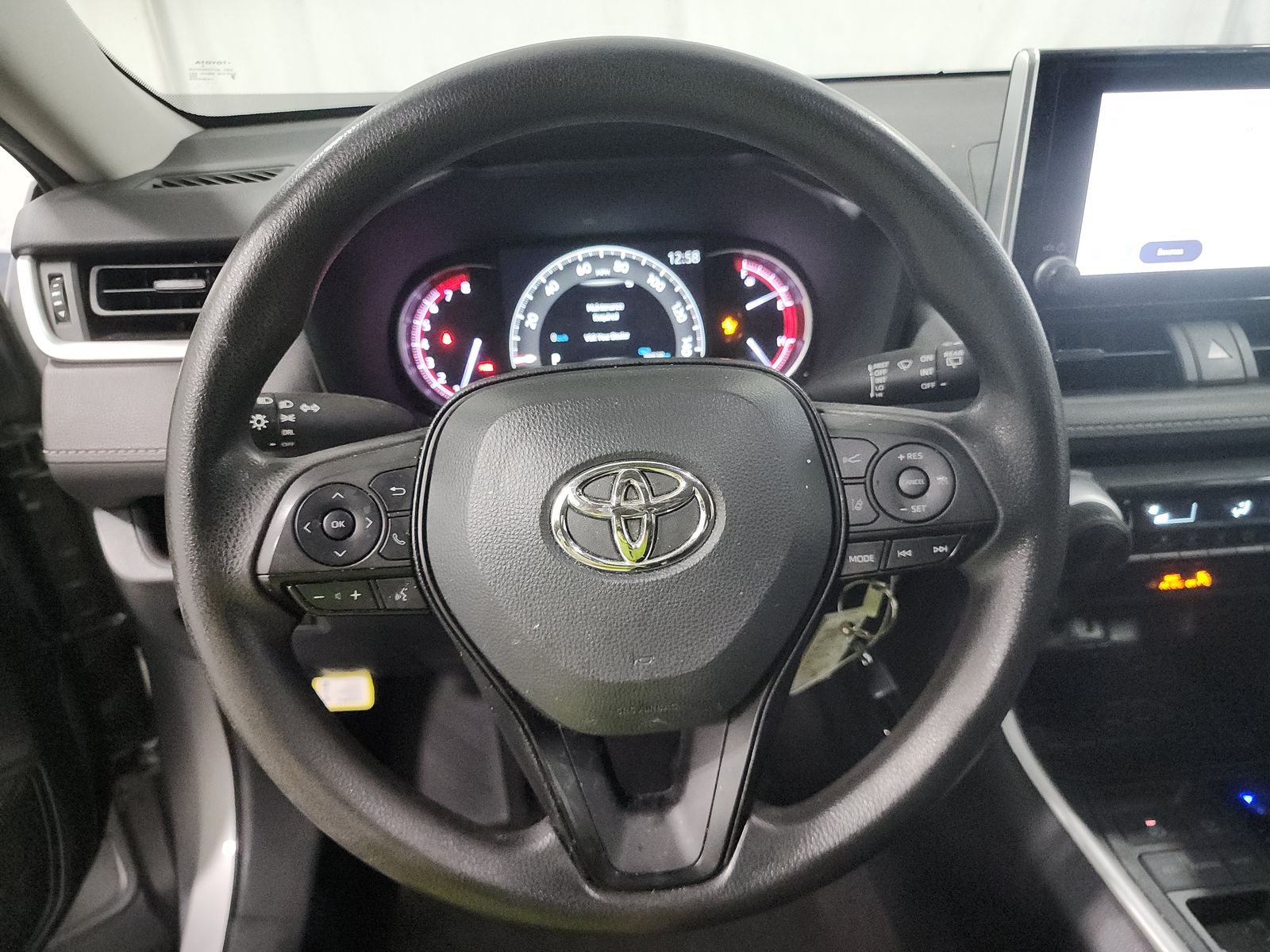 2023 Toyota RAV4 LE FWD