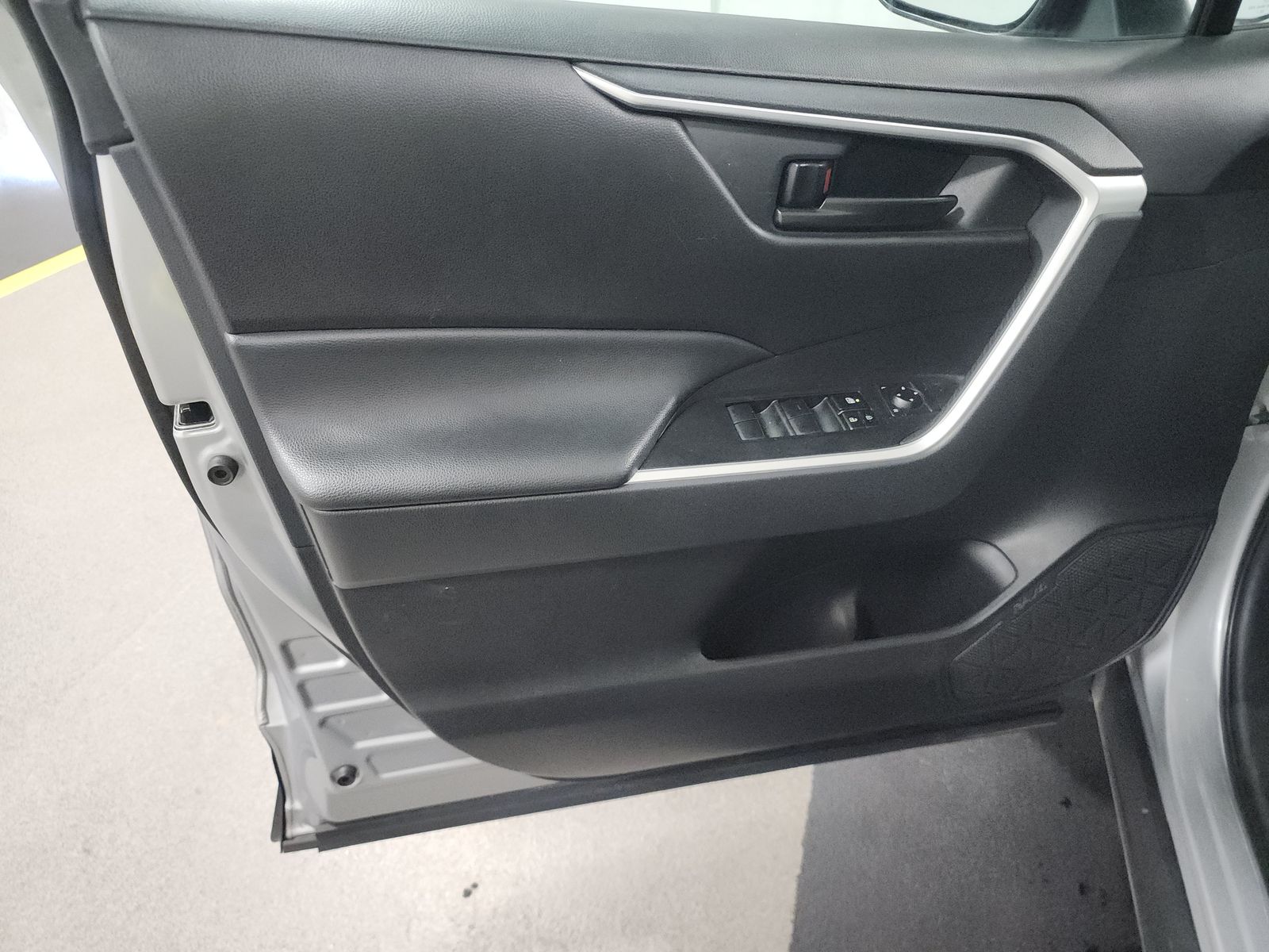 2023 Toyota RAV4 LE FWD