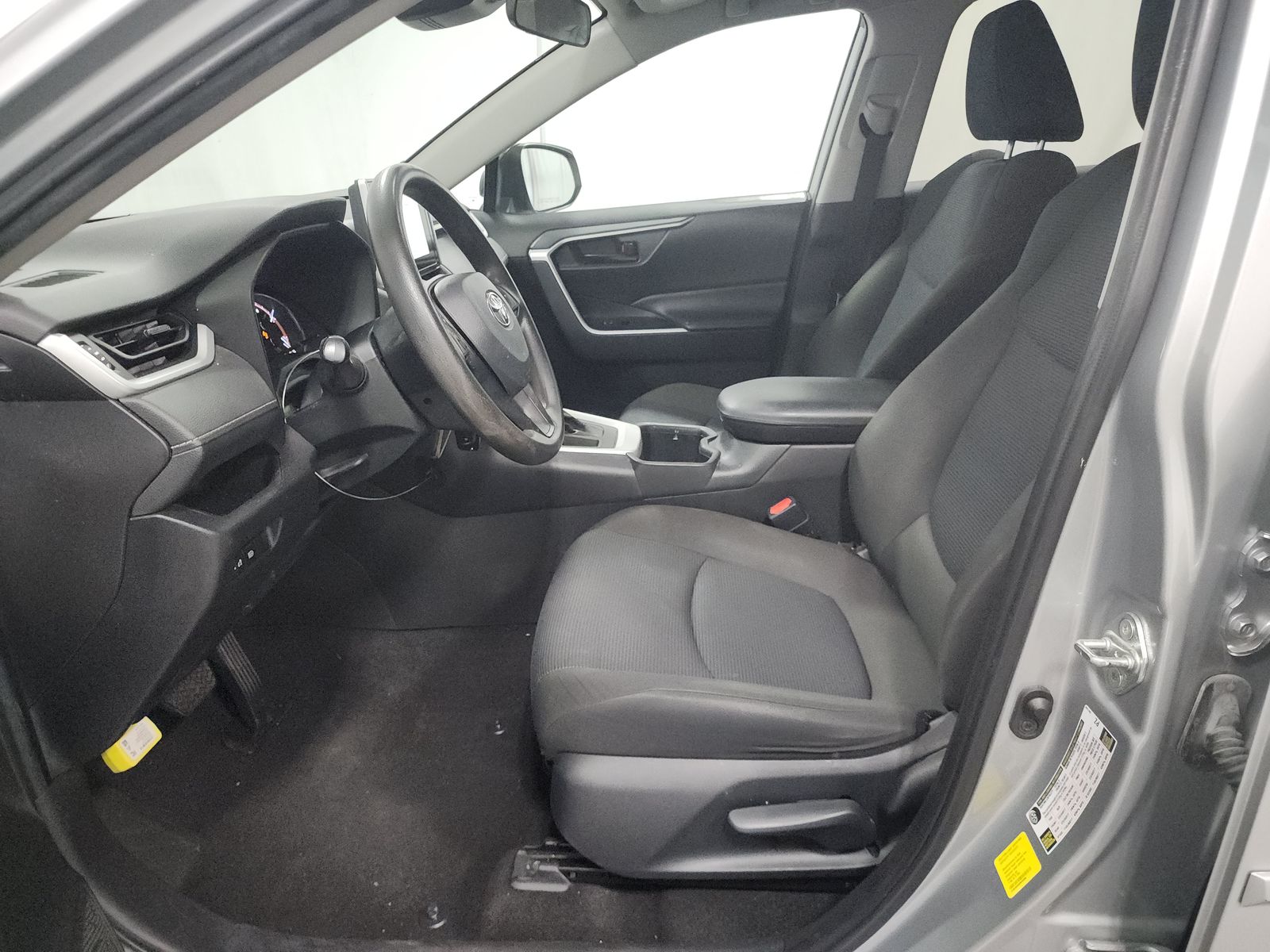 2023 Toyota RAV4 LE FWD