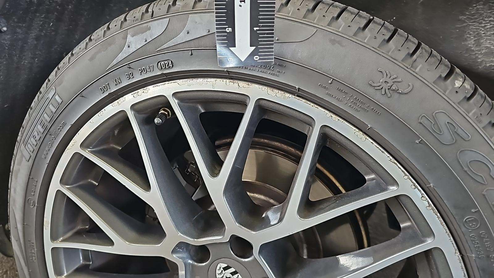 2018 Porsche Macan Base AWD