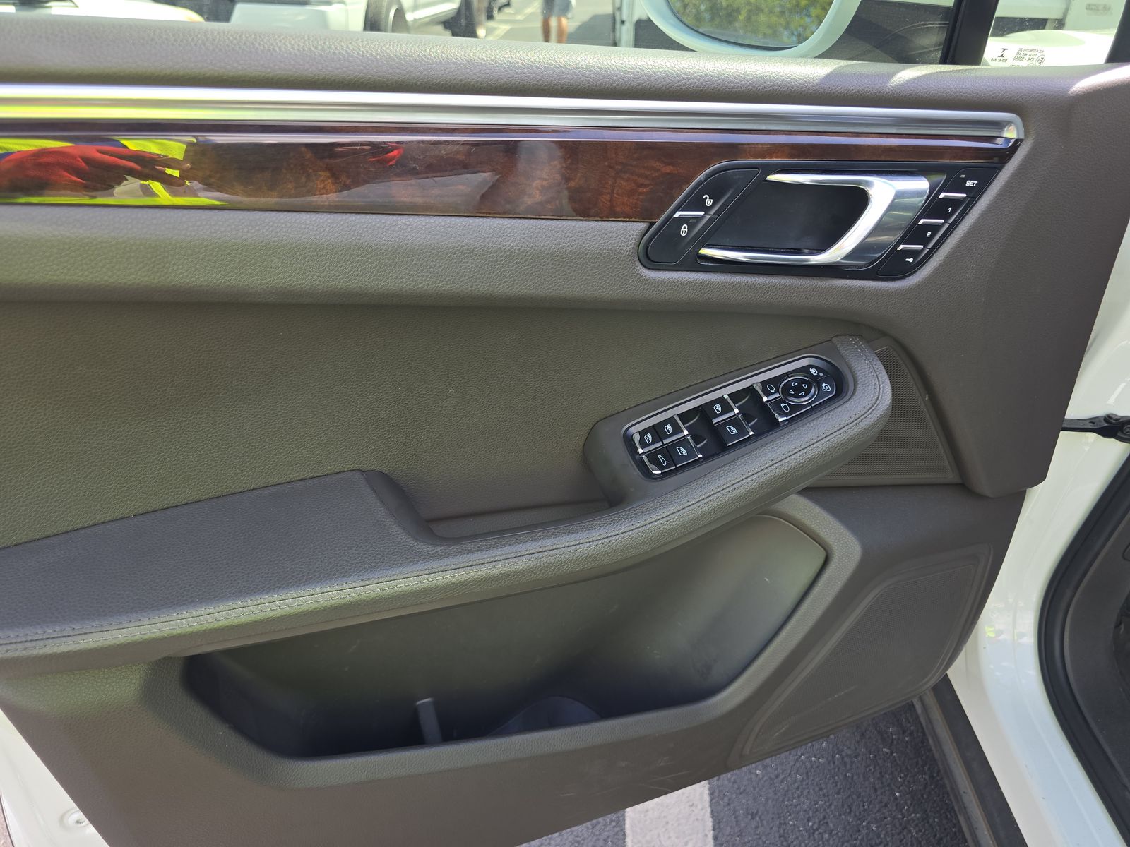 2018 Porsche Macan Base AWD