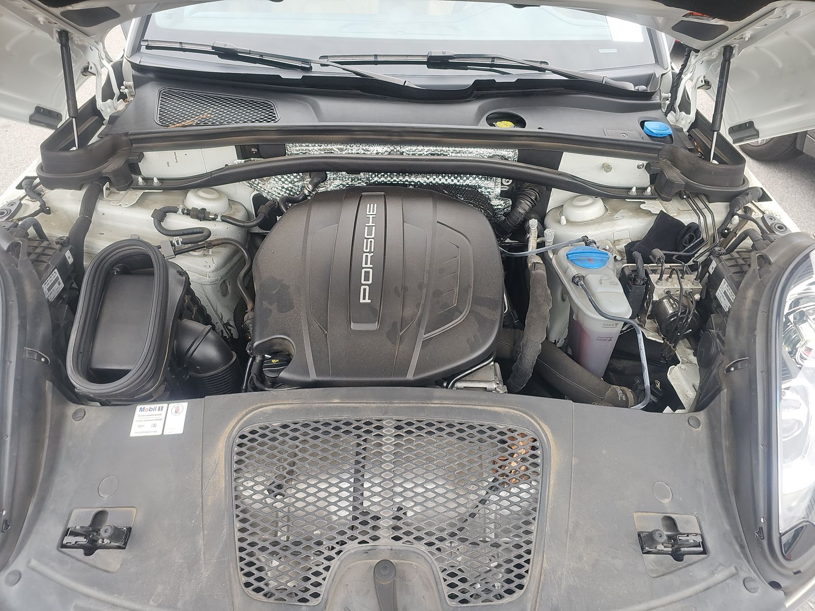 2018 Porsche Macan Base AWD