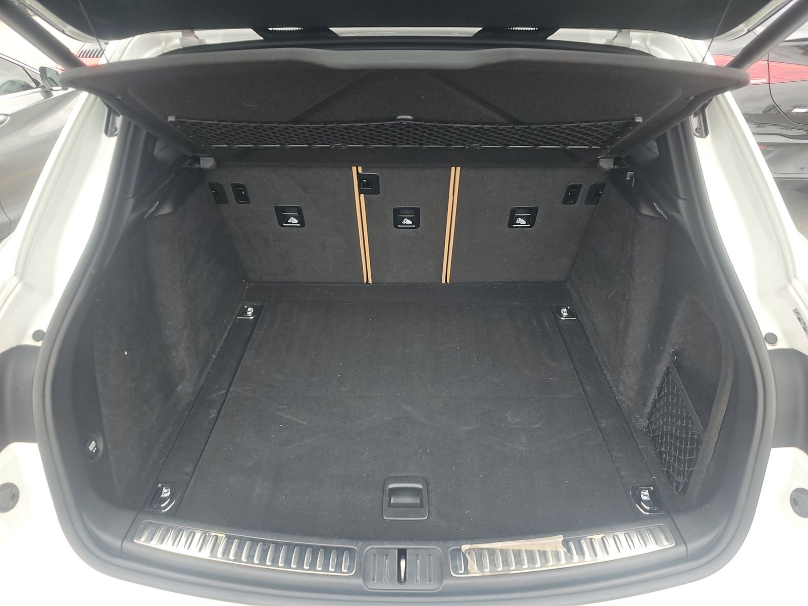 2018 Porsche Macan Base AWD