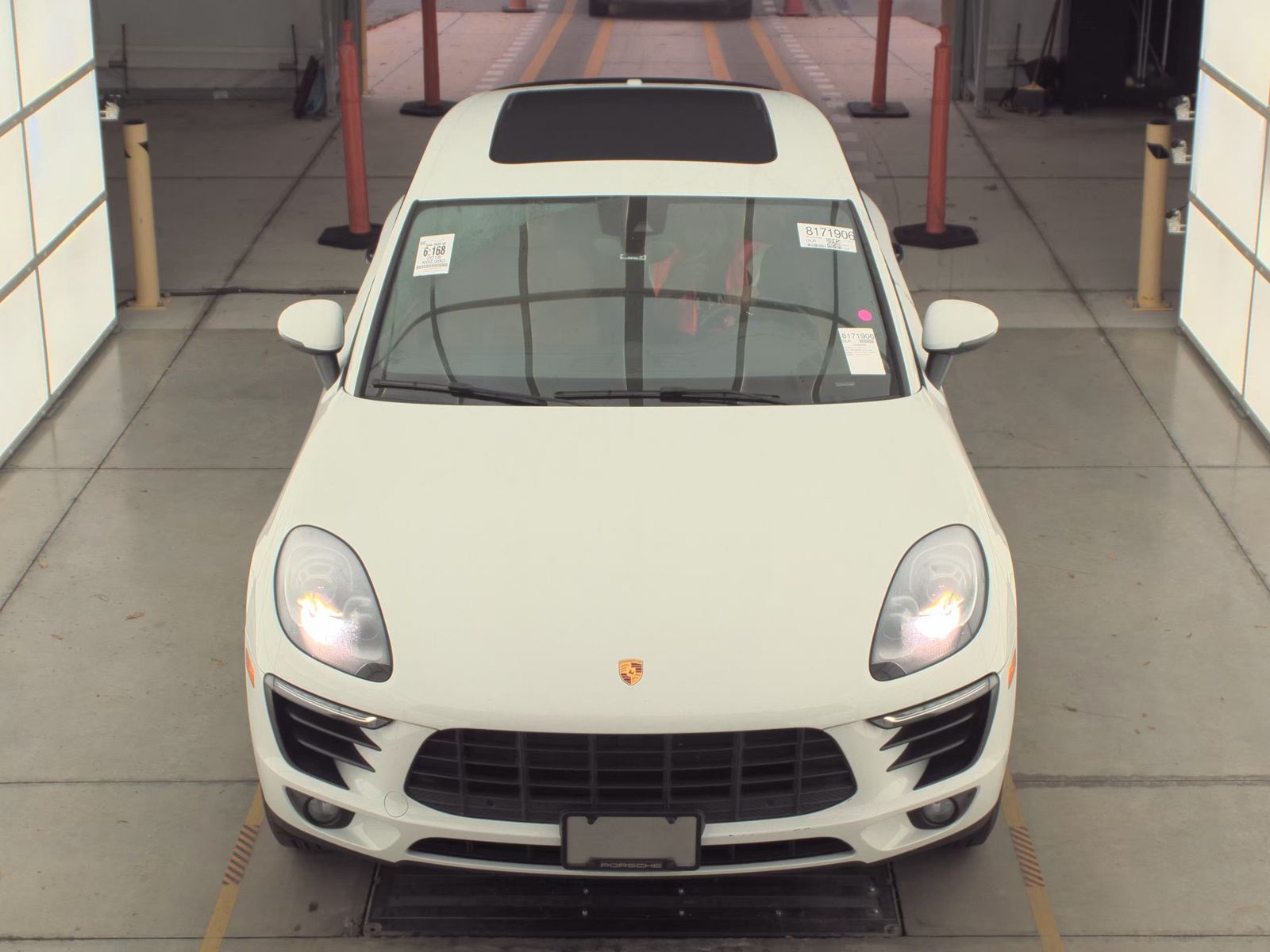 2018 Porsche Macan Base AWD