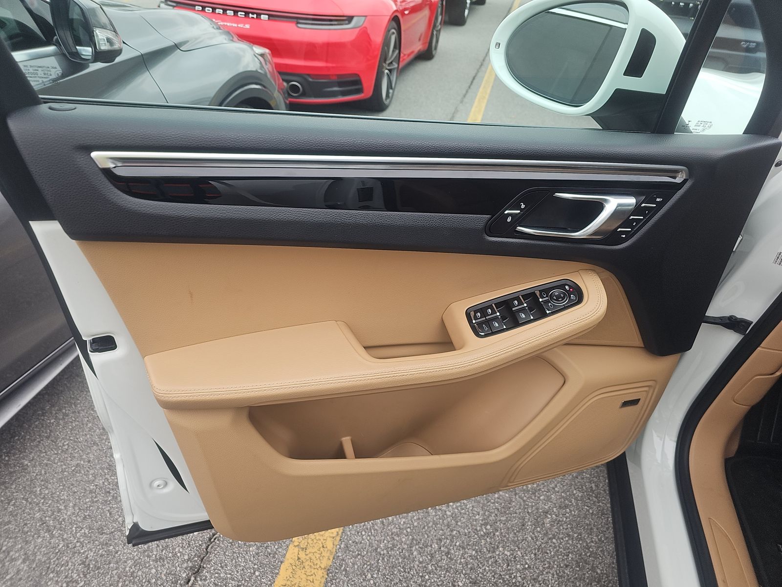 2018 Porsche Macan Base AWD