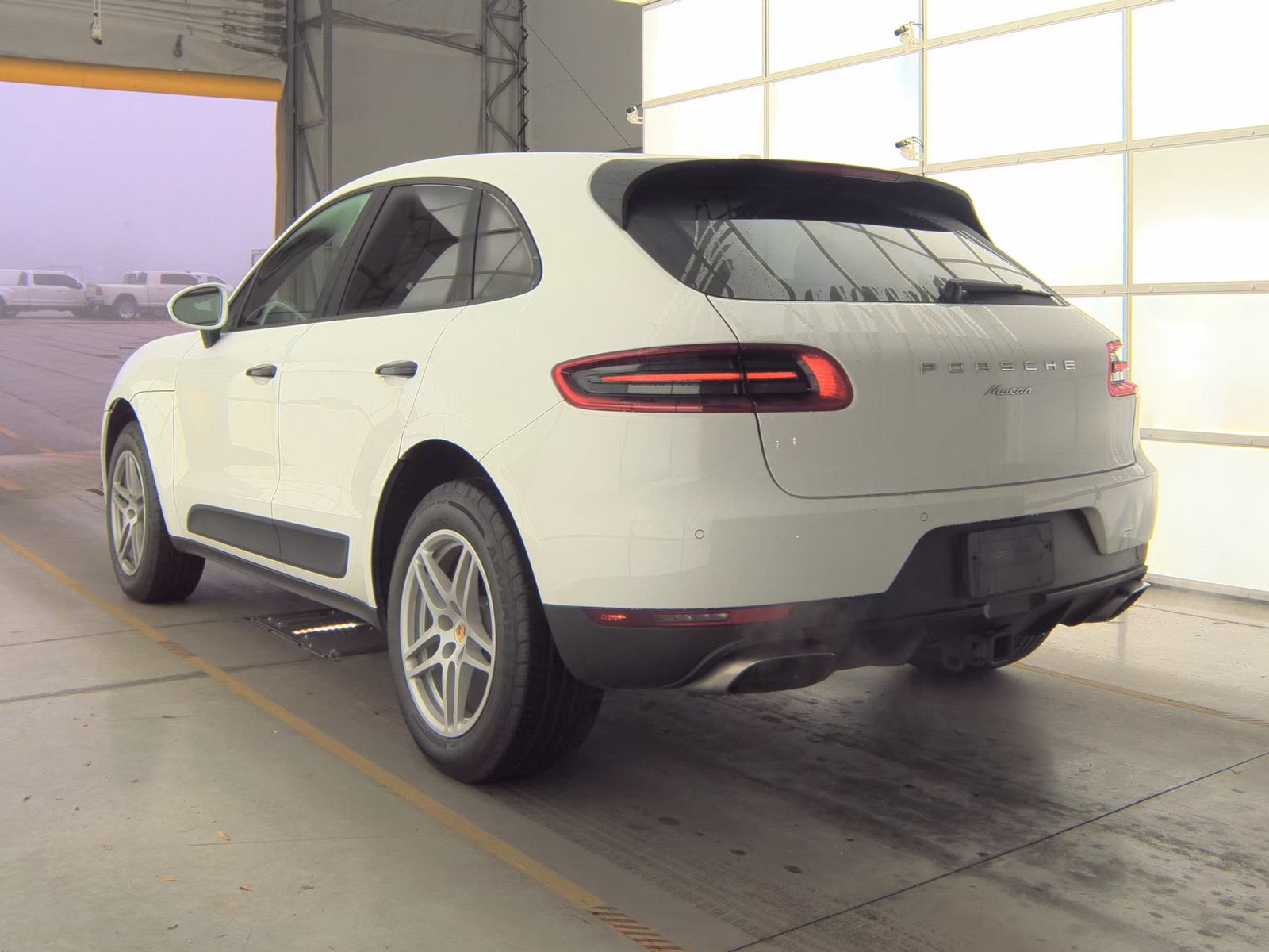 2018 Porsche Macan Base AWD