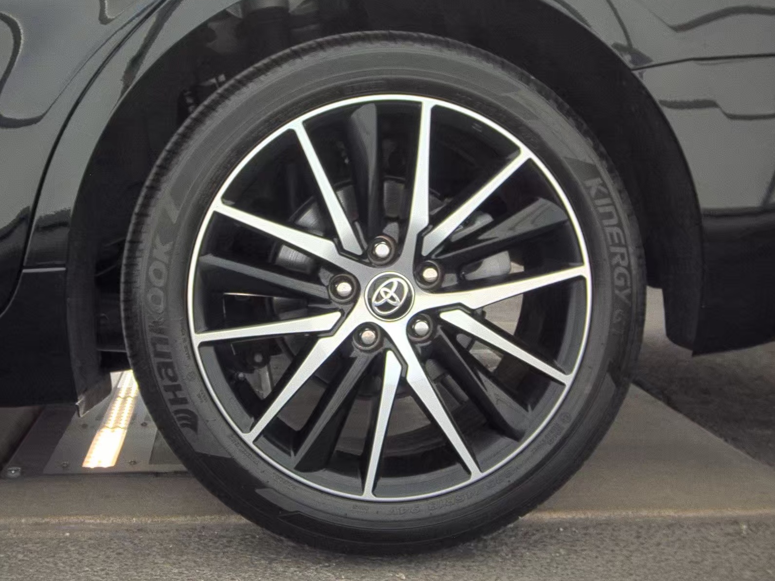 2023 Toyota Camry SE FWD