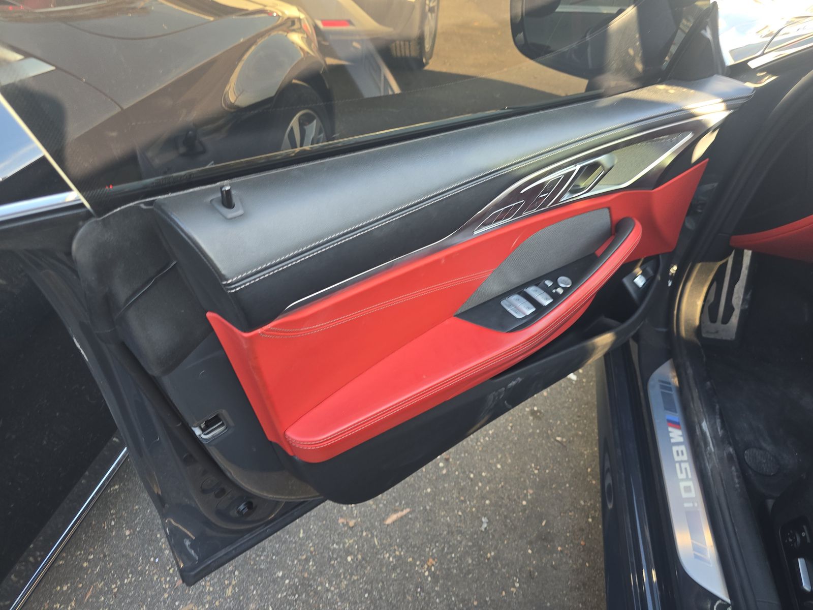 2025 BMW 8 Series M850i xDrive AWD