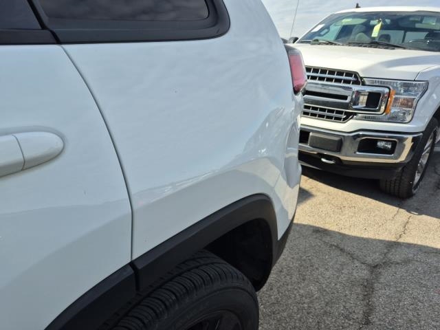 2019 Jeep Cherokee Latitude Altitude Edition FWD