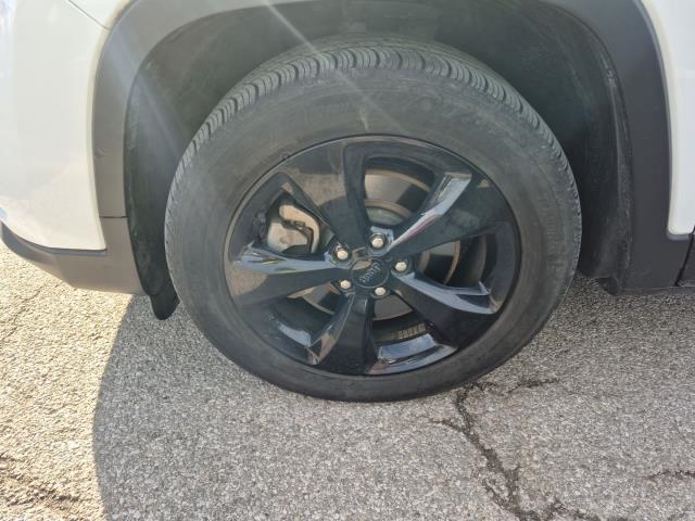 2019 Jeep Cherokee Latitude Altitude Edition FWD