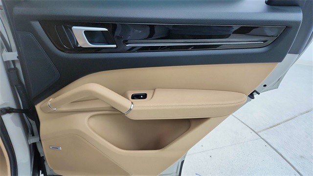 2022 Porsche Cayenne Base AWD