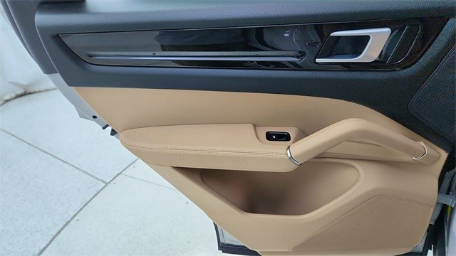 2022 Porsche Cayenne Base AWD