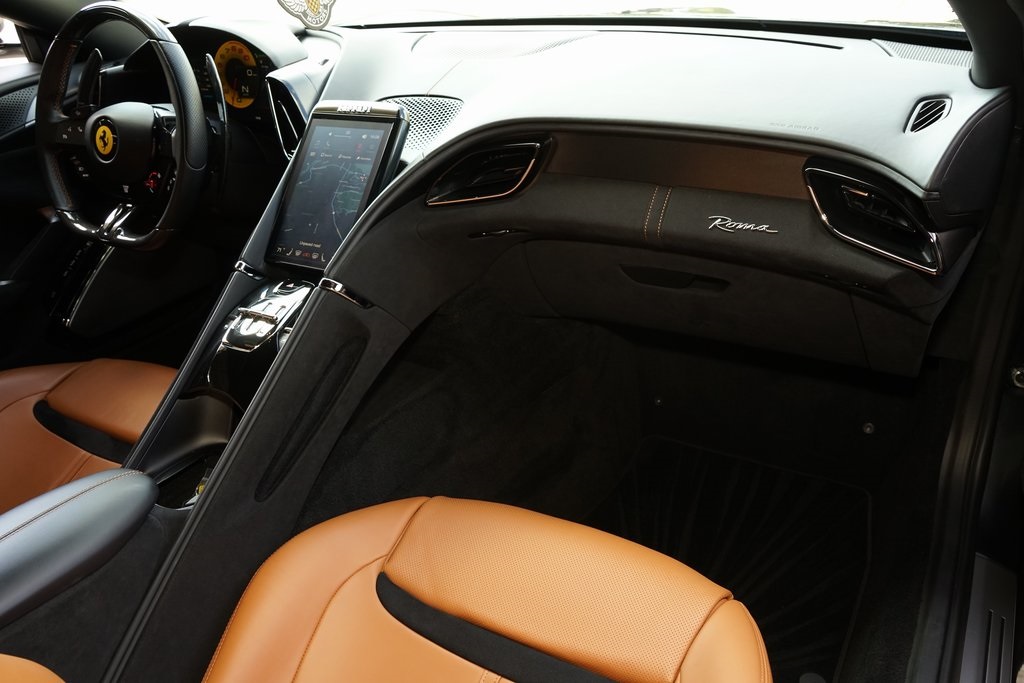 2021 Ferrari Roma Base RWD