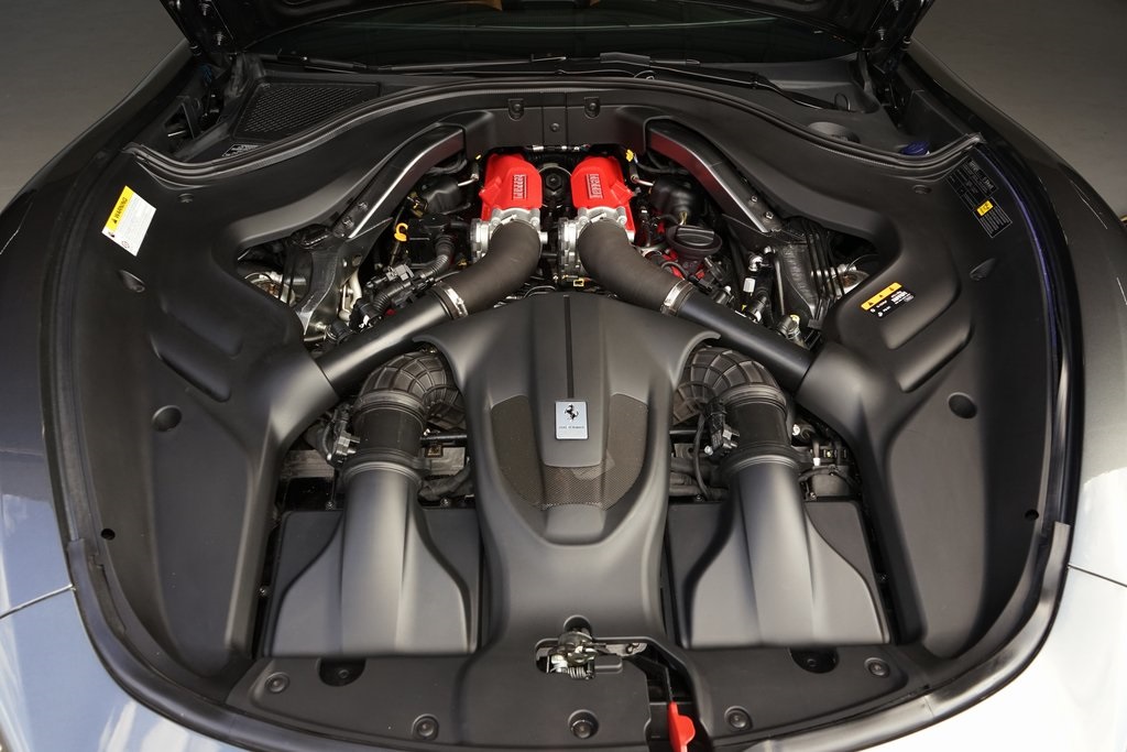 2021 Ferrari Roma Base RWD