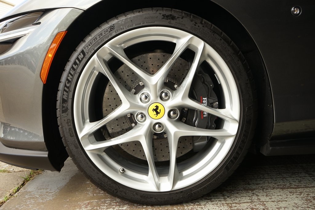 2021 Ferrari Roma Base RWD