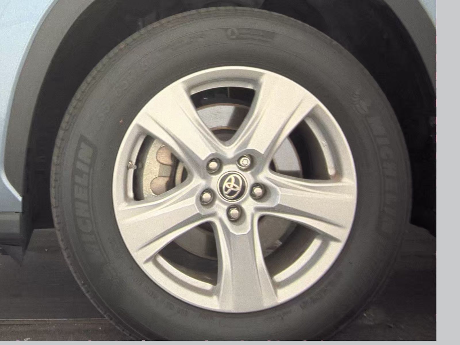 2024 Toyota Highlander LE FWD