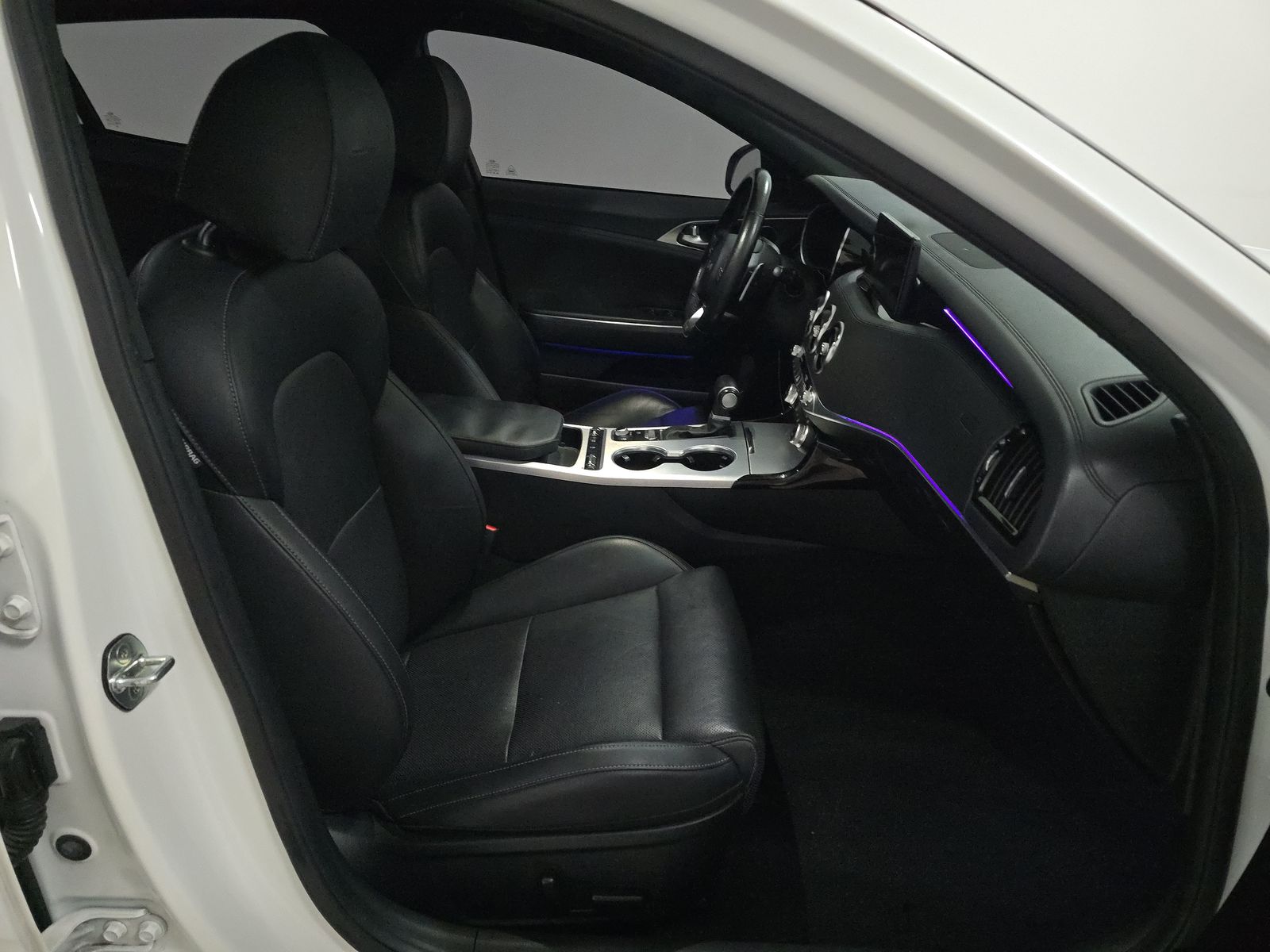 2022 Kia Stinger GT1 RWD