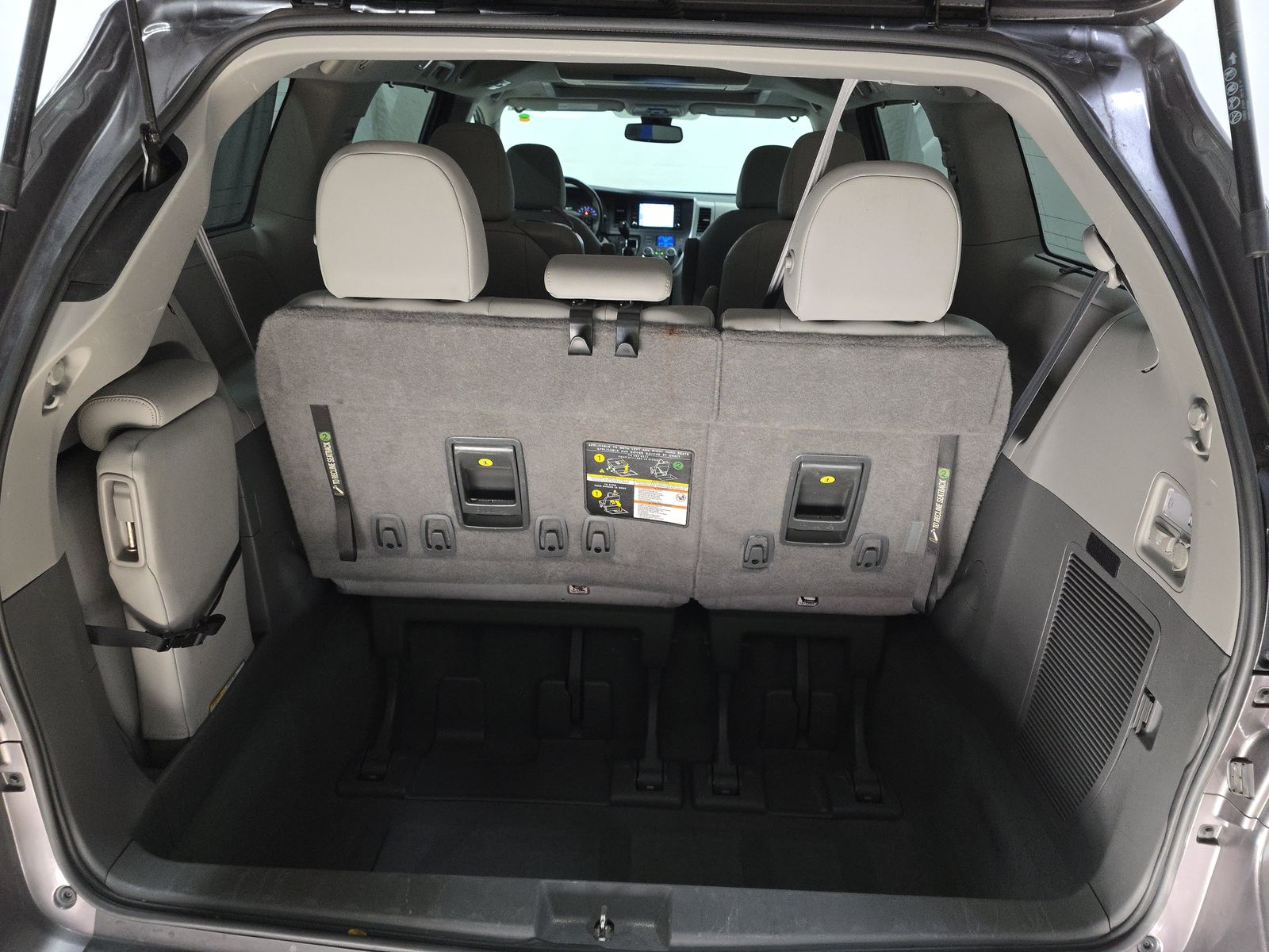 2020 Toyota Sienna XLE Premium FWD