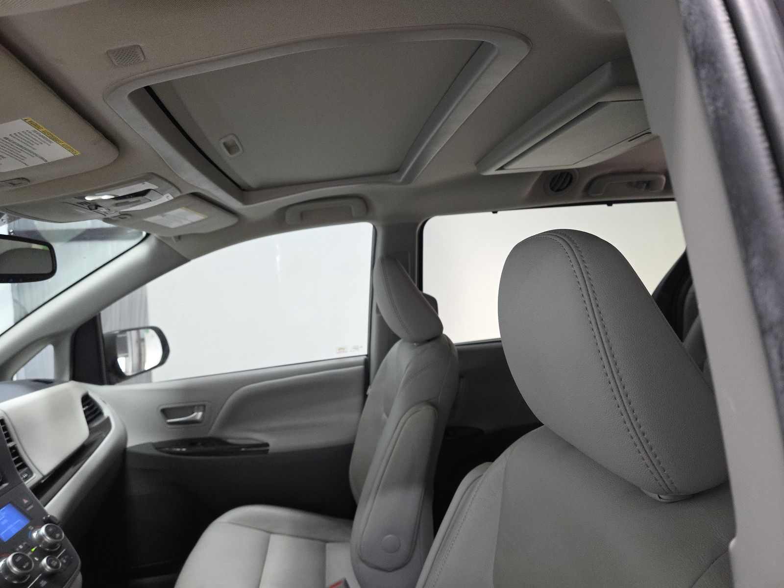 2020 Toyota Sienna XLE Premium FWD