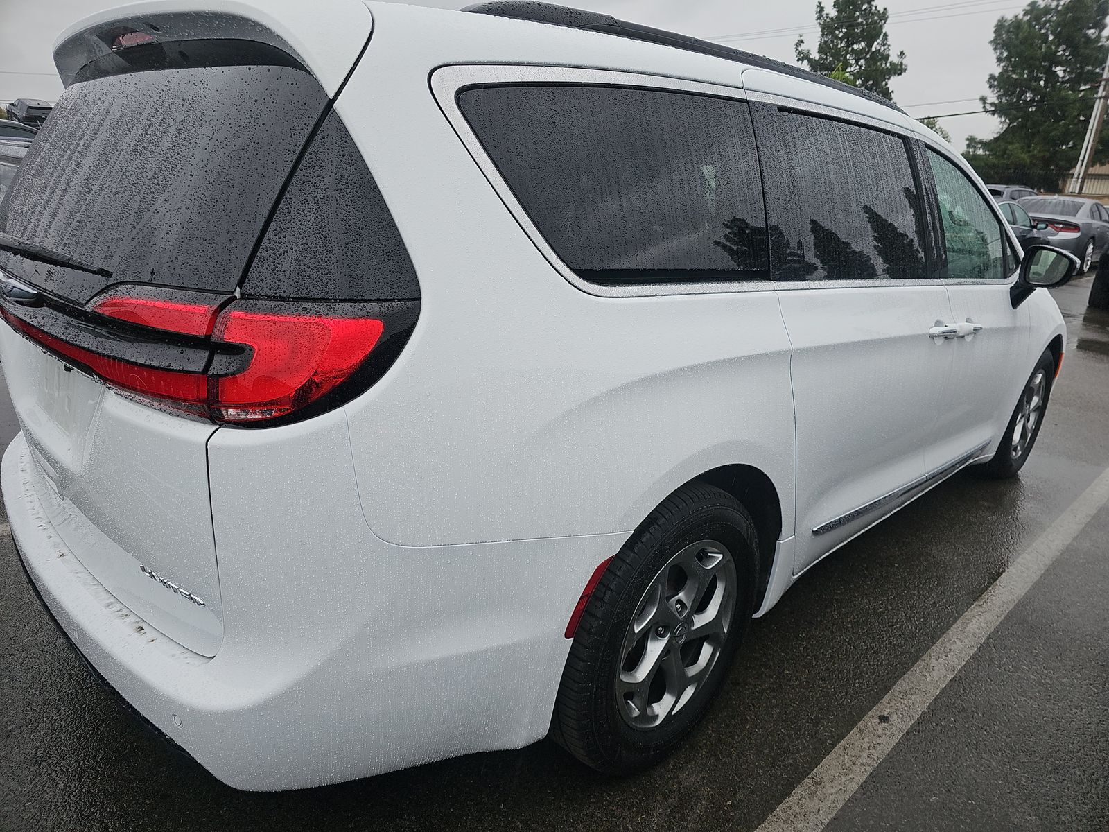 2023 Chrysler Pacifica Limited FWD