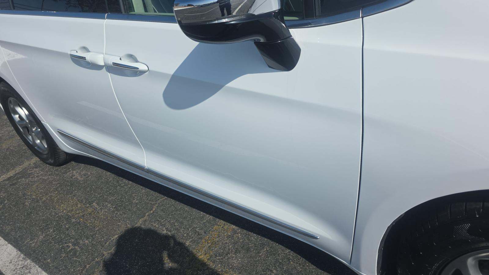 2023 Chrysler Pacifica Limited FWD