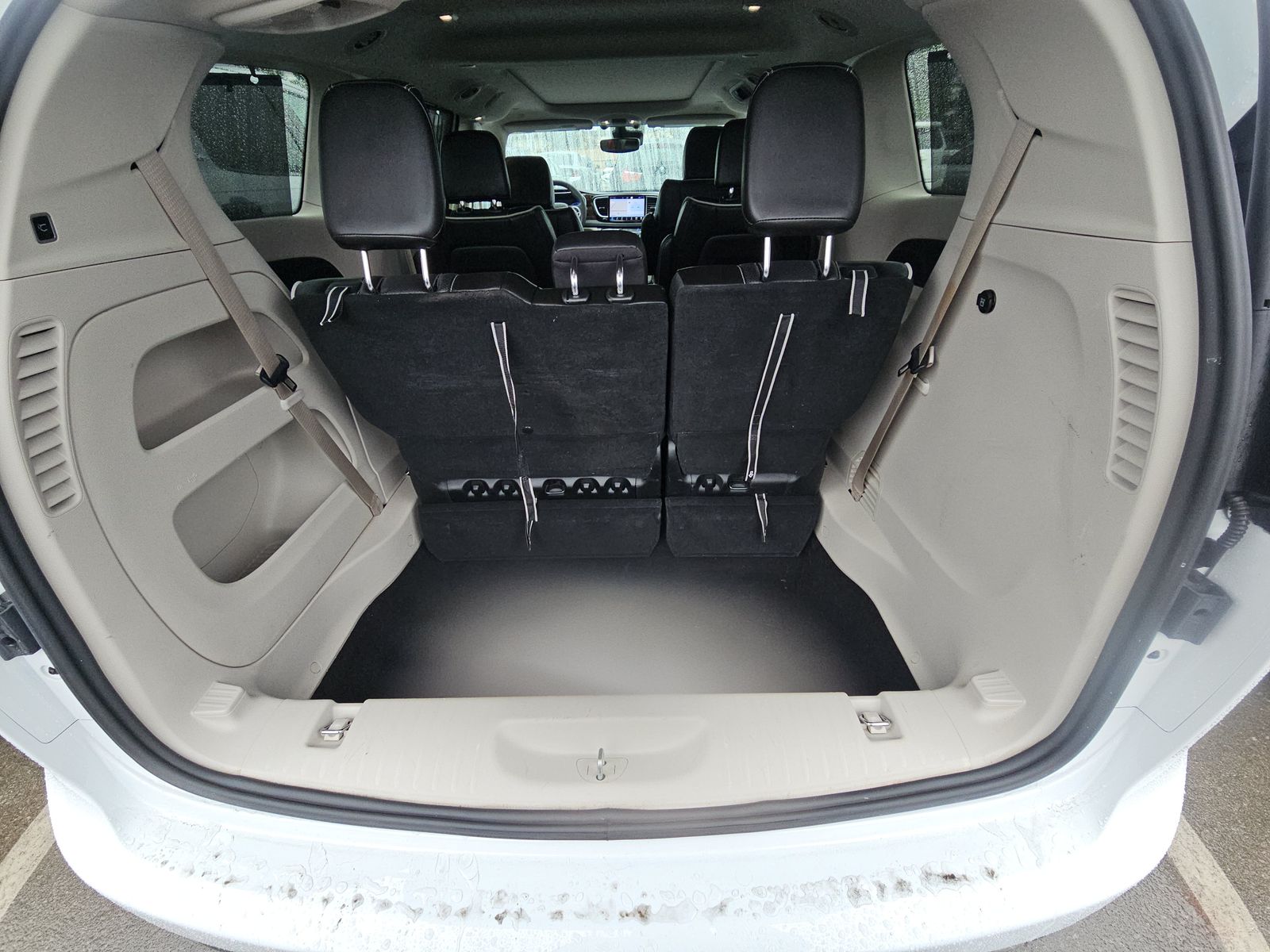 2023 Chrysler Pacifica Limited FWD