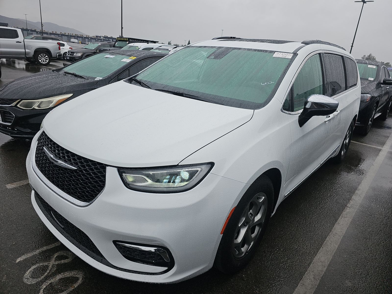 2023 Chrysler Pacifica Limited FWD